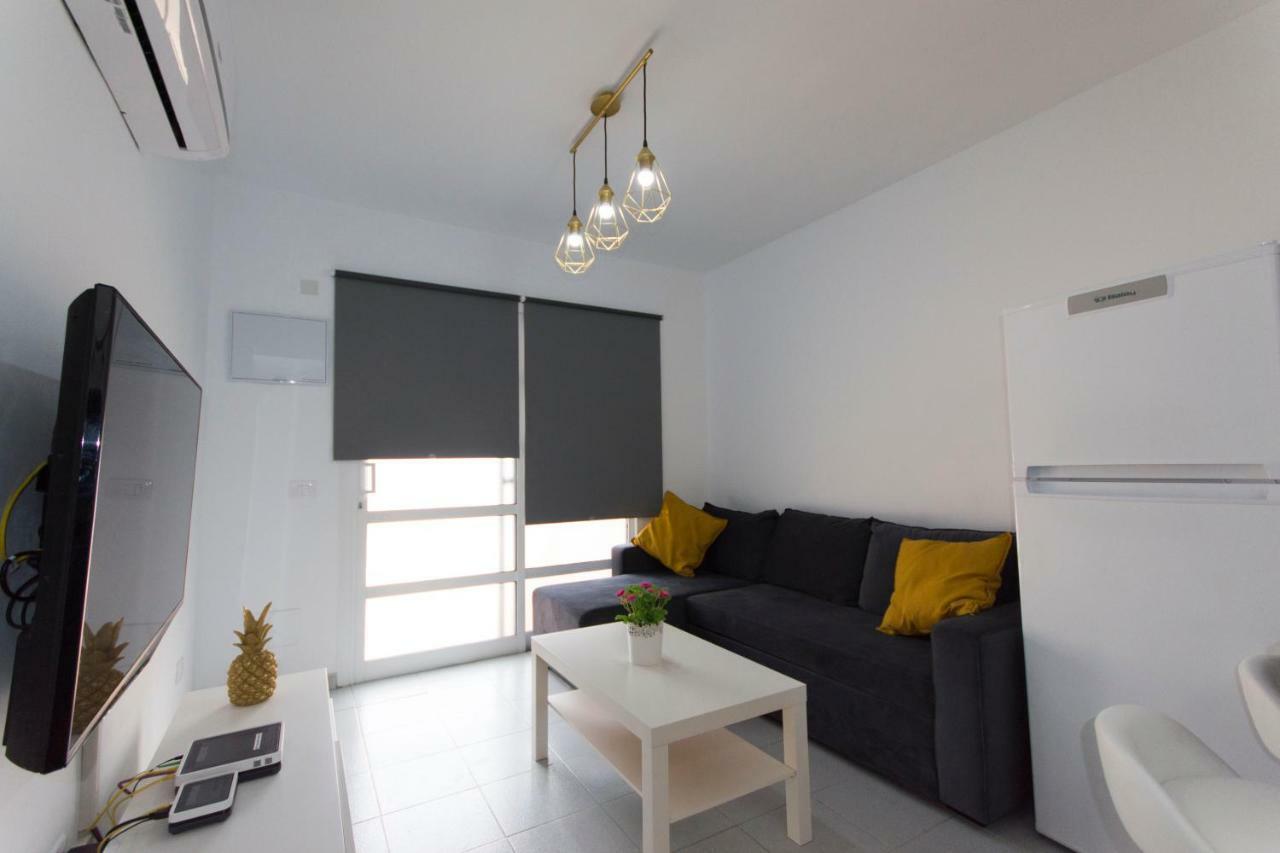 Bungalow With Terrace Near The Beach San Bartolome de Tirajana  Exterior photo